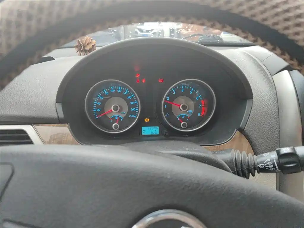 Buick Excelle 2015 1.5L Automatic Classic фото 4