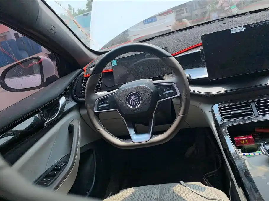 BYD Qin PLUS 2024 Glory Edition DM-i 55KM Leading фото 15