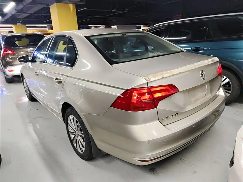Volkswagen Bora 2017 1.6L Automatic Comfort фото 5