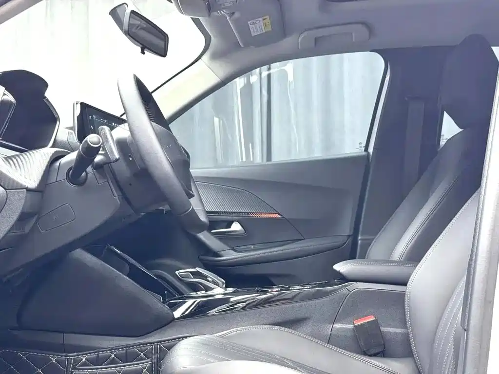 Peugeot 2008 2023 2022 230THP THE ONE