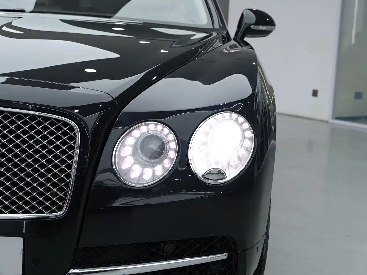 Bentley Flying Spur 2013 6.0T W12 Mulliner фото 4