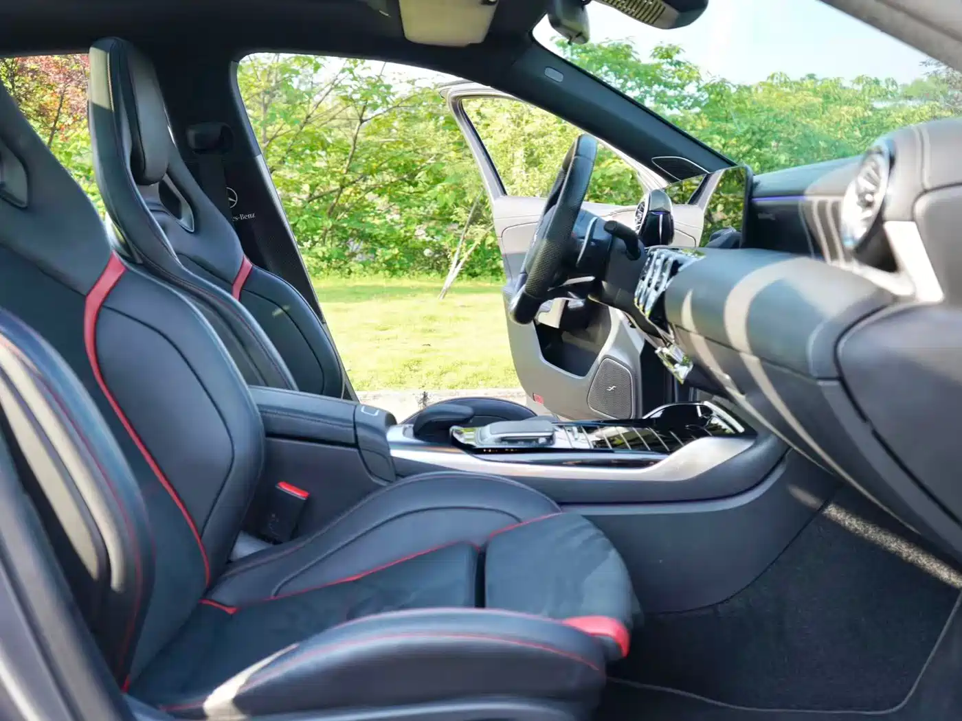 Mercedes-Benz A-Class AMG 2022 Model AMG A 35 L 4MATIC Blazing Night Special Edition фото 11