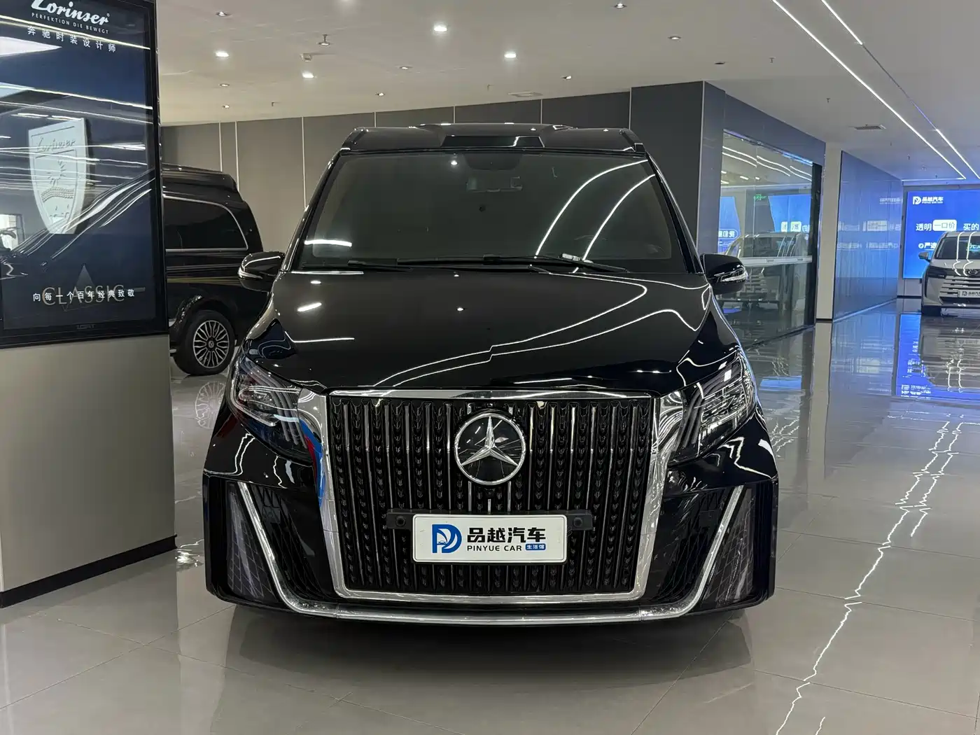 Mercedes-Benz Vito 2023 2.0T Business 7-Seater фото 2