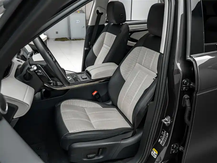 Land Rover Range Rover Evoque 2021 Range Rover Evoque L 249PS R-Dynamic First Edition Launch Edition фото 22