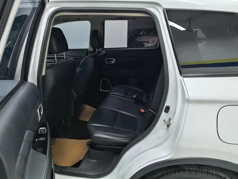Mitsubishi Outlander 2019 2.0L 2WD Enjoy 7-Seater China VI фото 11