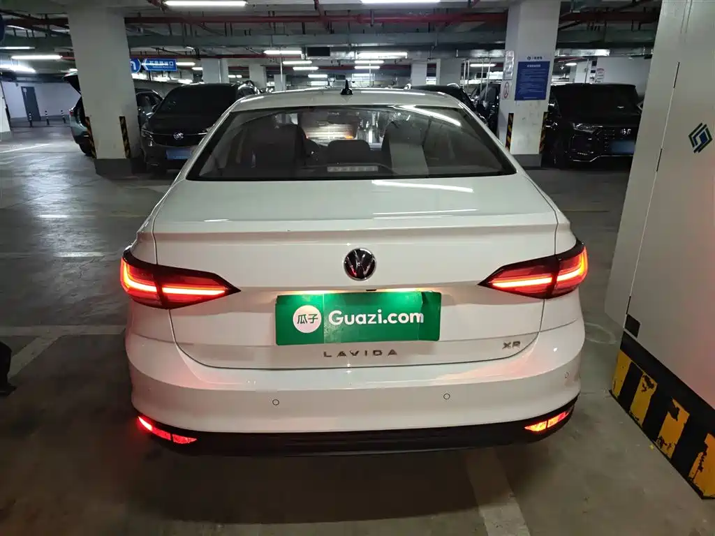Volkswagen Lavida 2023 New Sharp 1.5L Auto Premium Edition фото 4