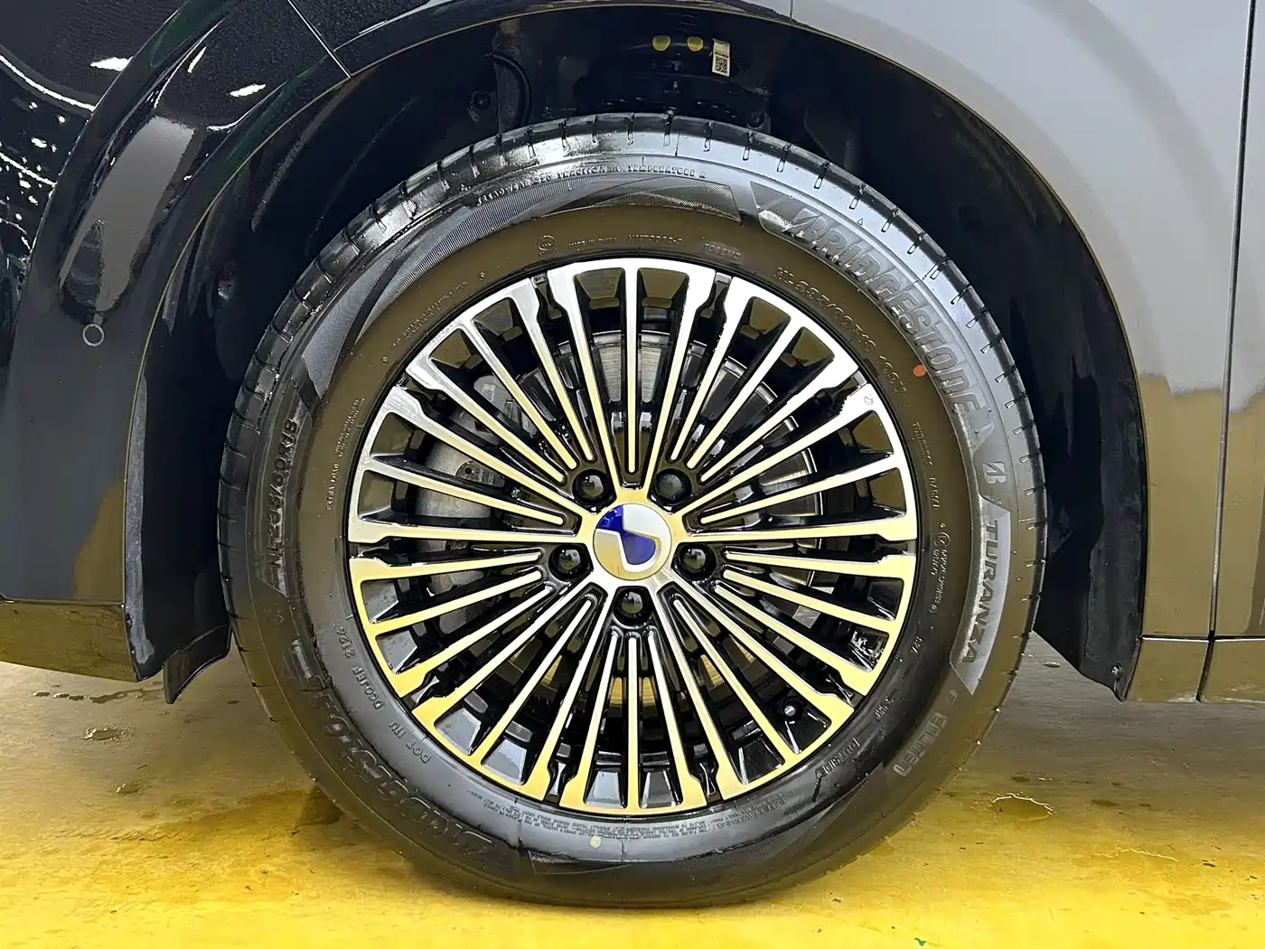 Denza D9 2026