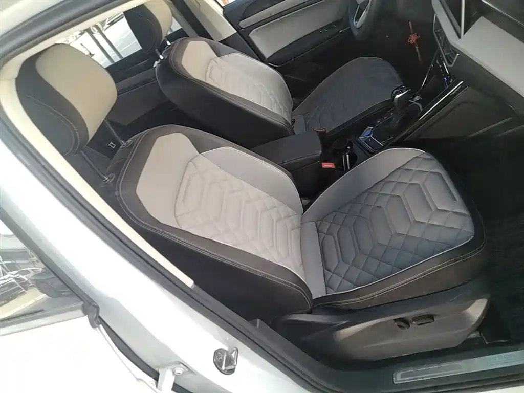 Фото 25 - Volkswagen Tayron