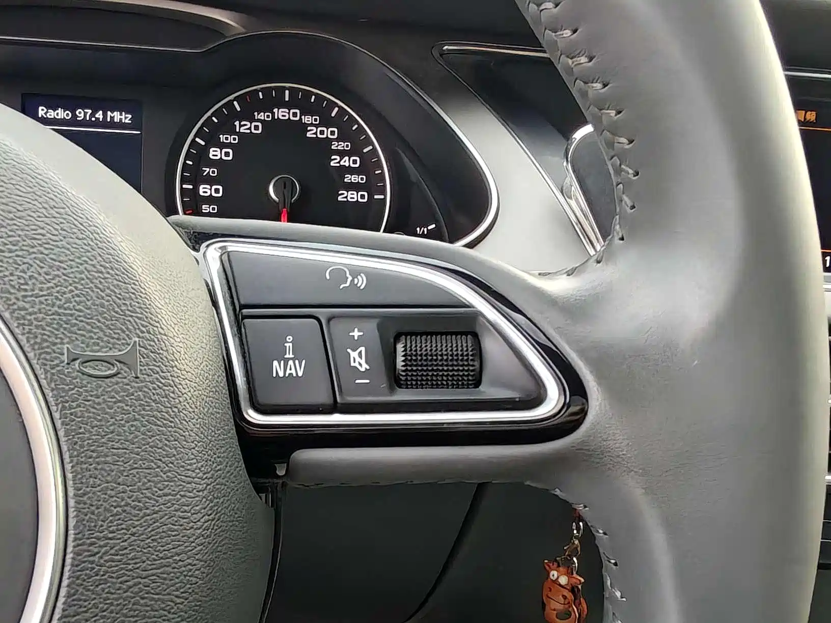 Фото 7 - Audi A4L