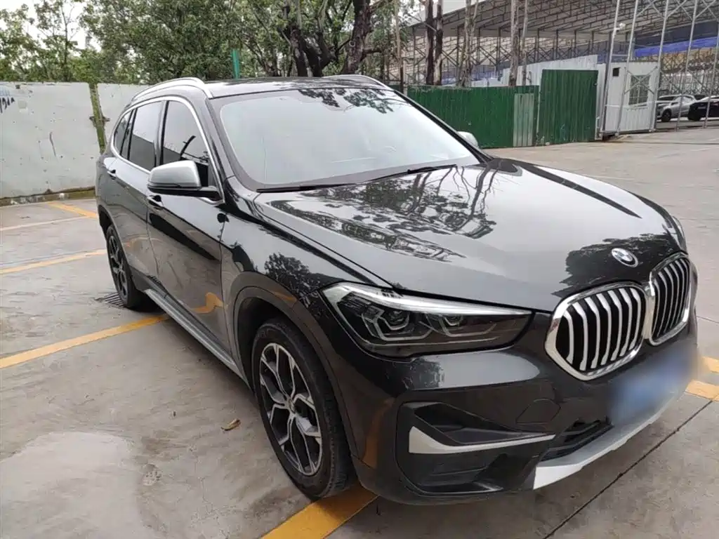 BMW X1 2022 sDrive20Li Fashion фото 4