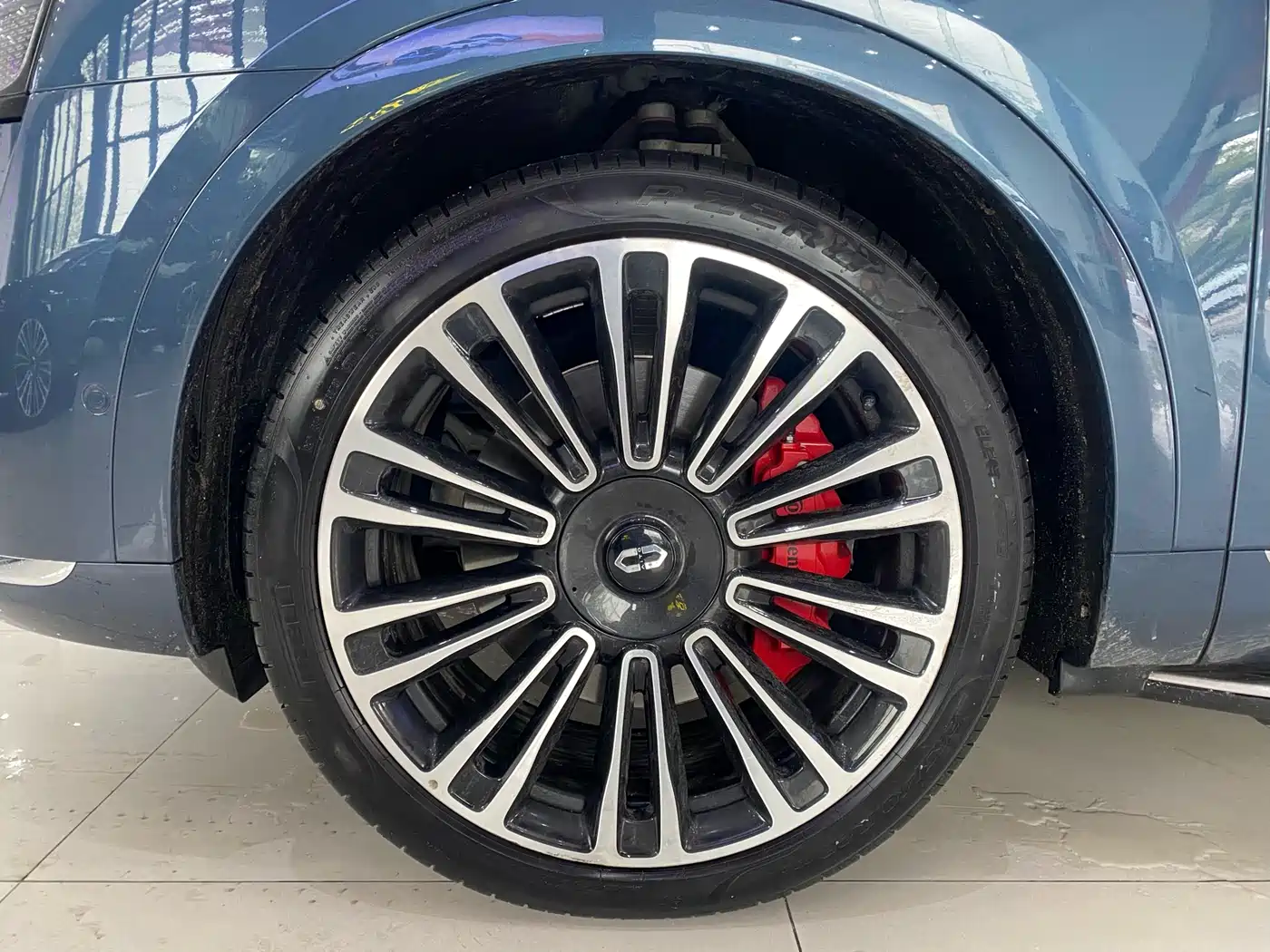 AITO Wenjie AITO M9 2024 Extended Range Ultra 42kWh 6-Seater фото 5