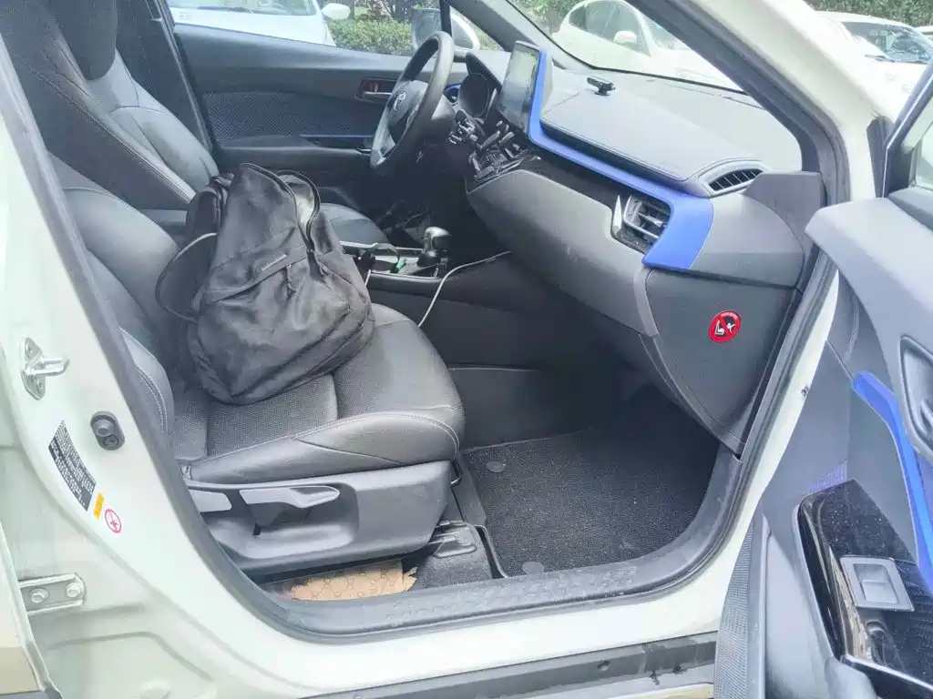 Toyota C-HR 2018 2018 2.0L Cool Cross Leader Edition China V