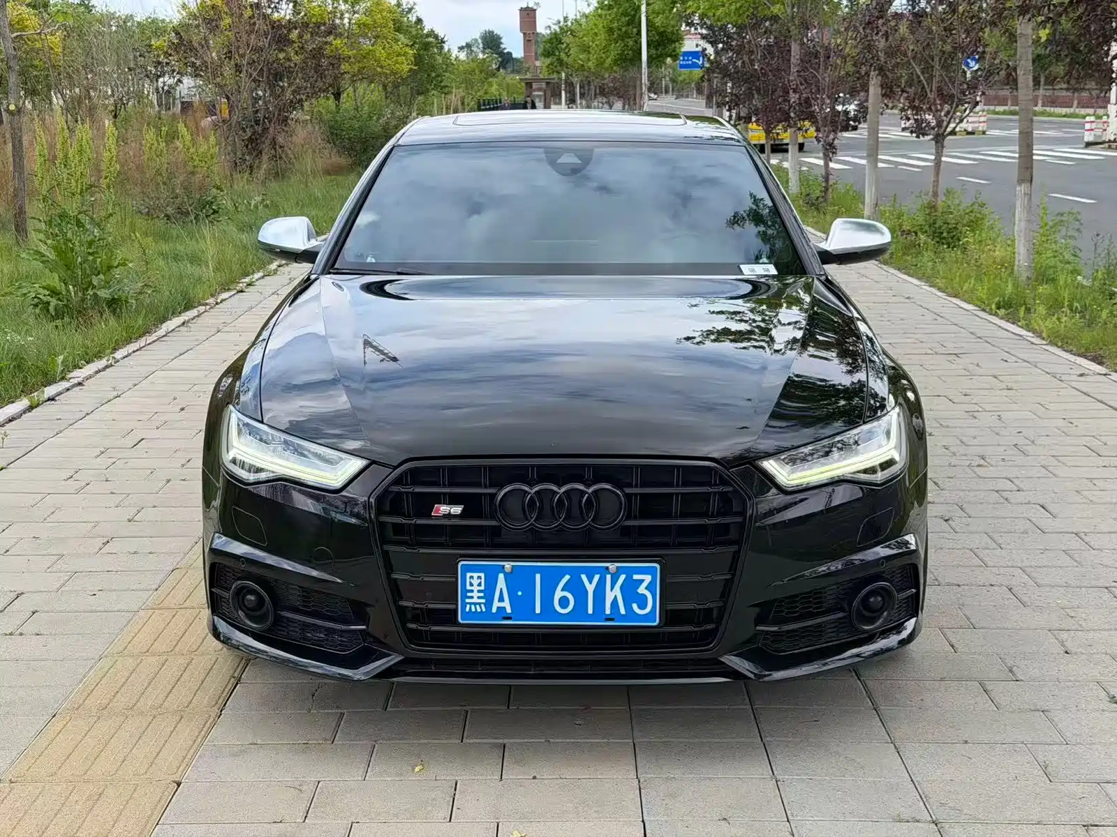 Фото 2 - Audi S6