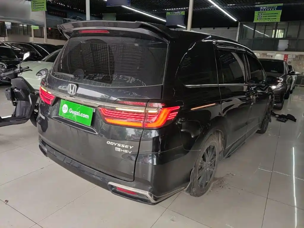 Фото 7 - Honda Odyssey
