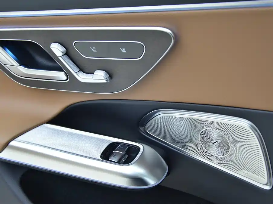 Mercedes-Benz E-Class 2026 E 300 L Luxury фото 11
