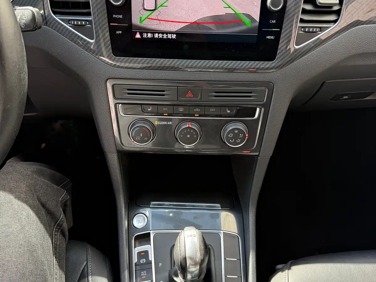 Volkswagen Golf Sportsvan 2018 230TSI Automatic Luxury фото 14