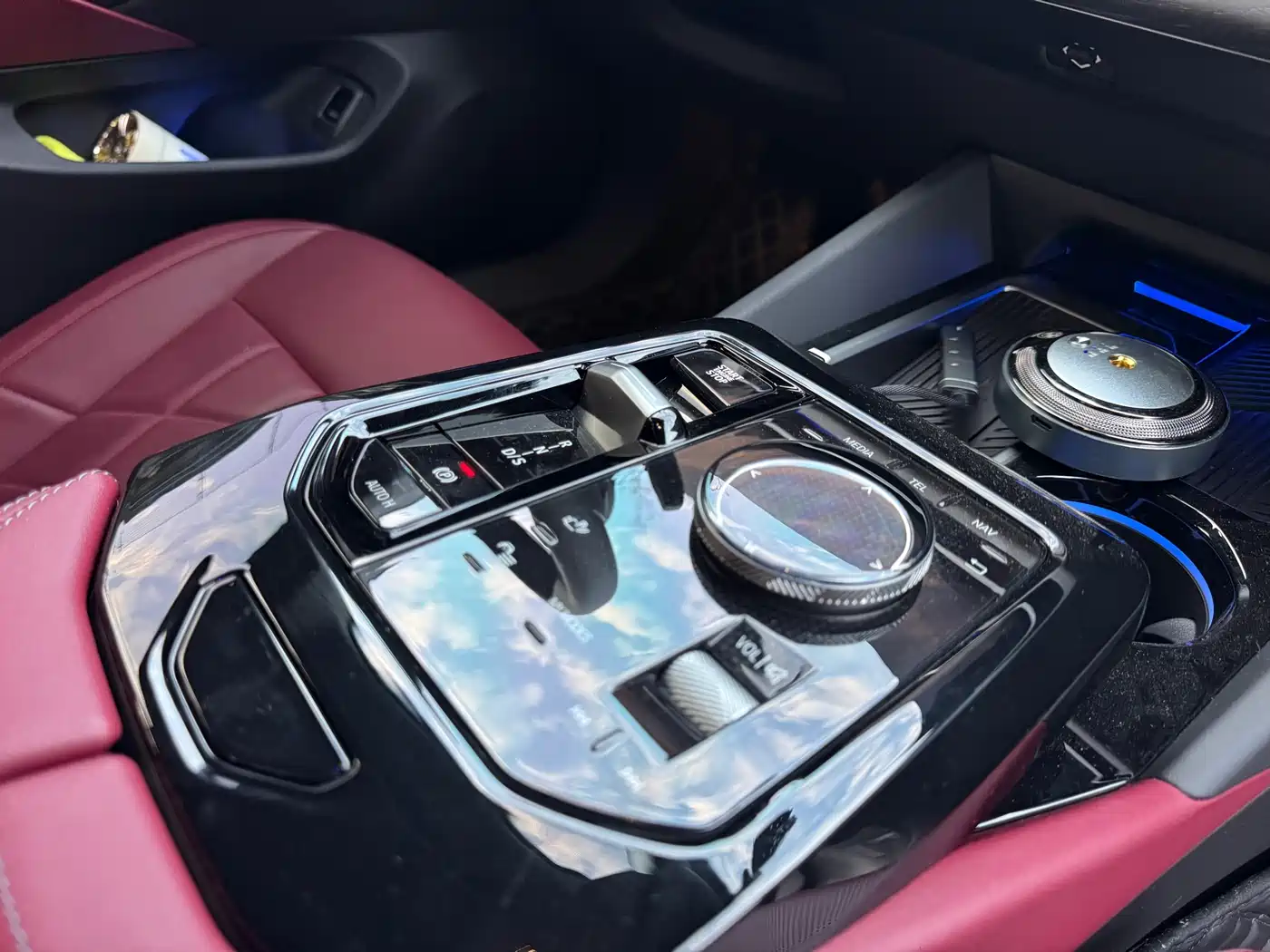 BMW 5 Series 2024 530Li Leading Model Luxury Package фото 13