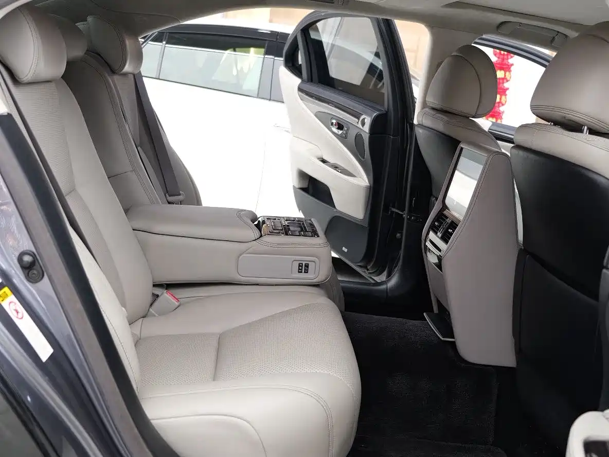 Lexus LS 2016 460L AWD Premium фото 9