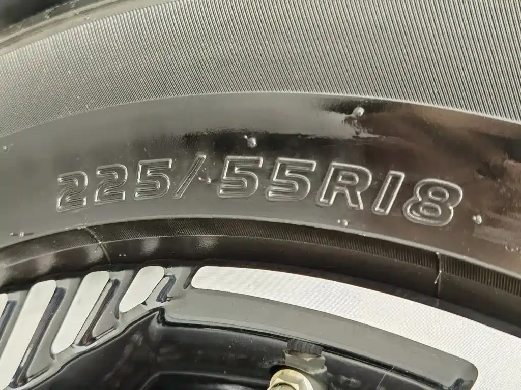 Фото 24 - Geely Atlas
