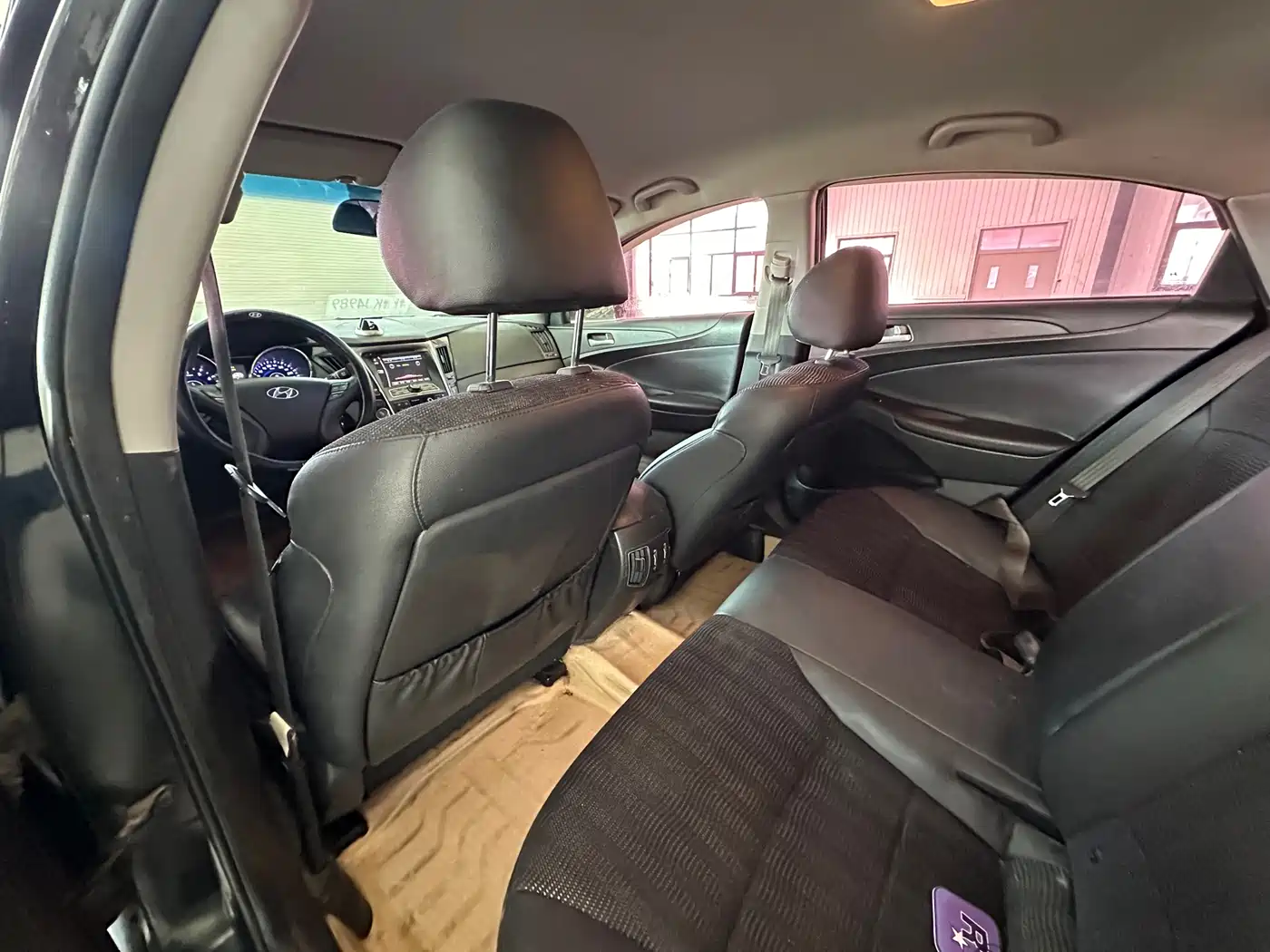 Hyundai Sonata 2011 2.0L Auto Leading Edition фото 9