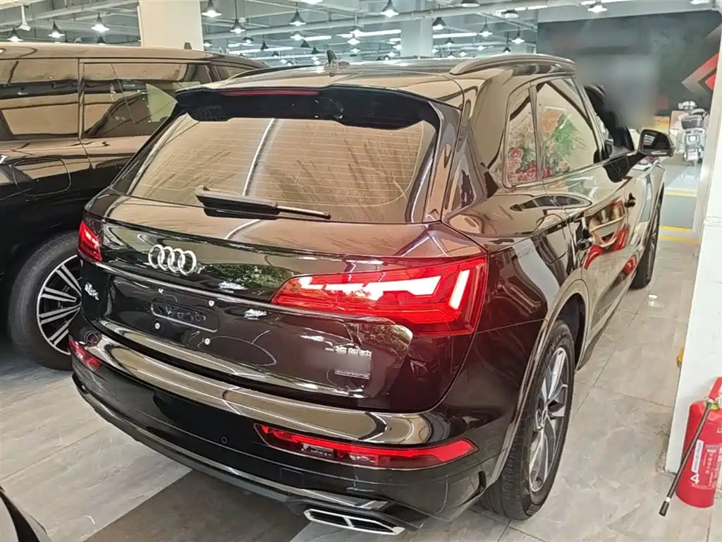 Audi Q5L 2024 Model 40 TFSI Luxury Dynamic фото 7