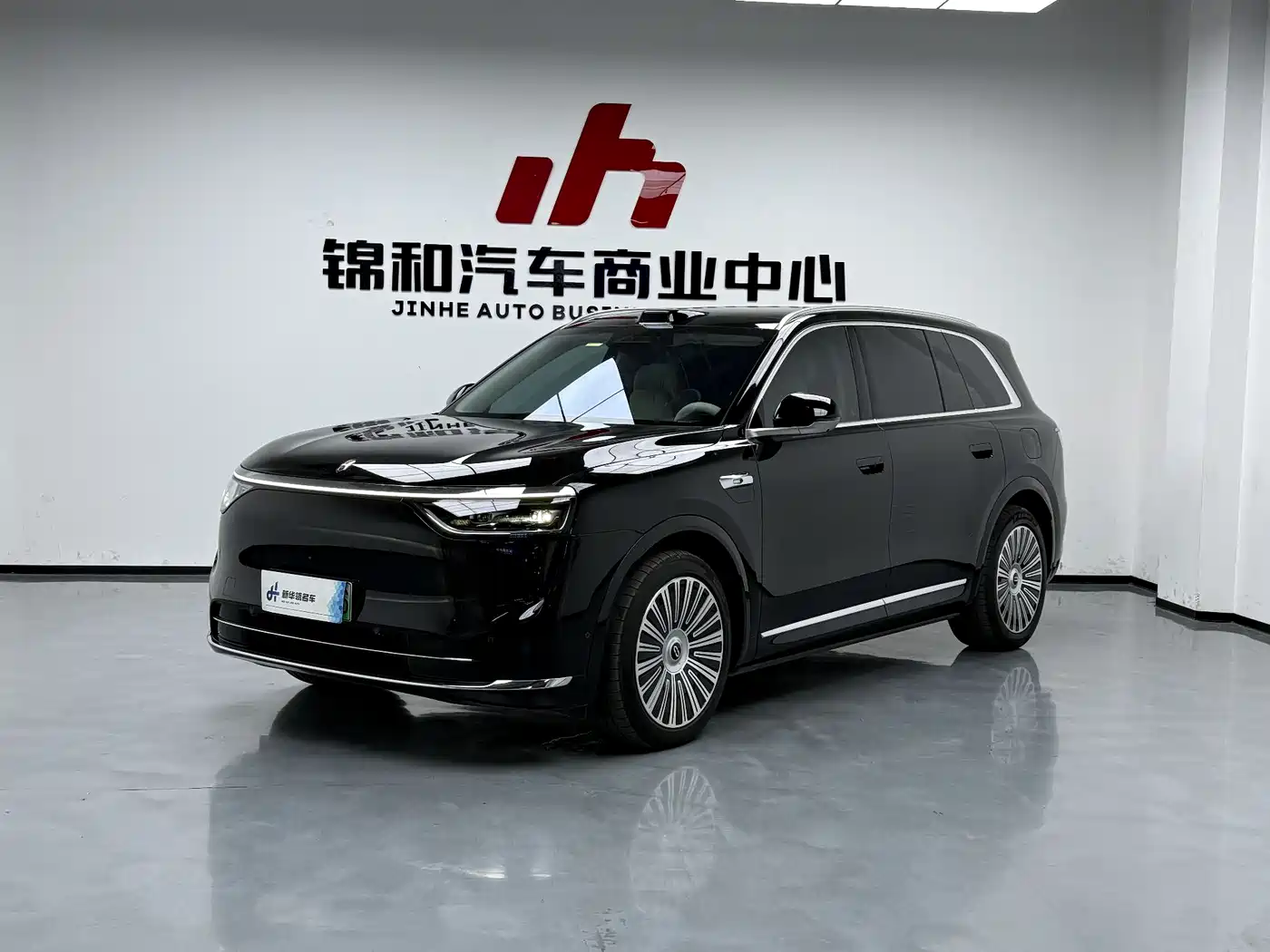 AITO Wenjie AITO M8 2025 Extended Range Ultra 53.4kWh 6-Seater