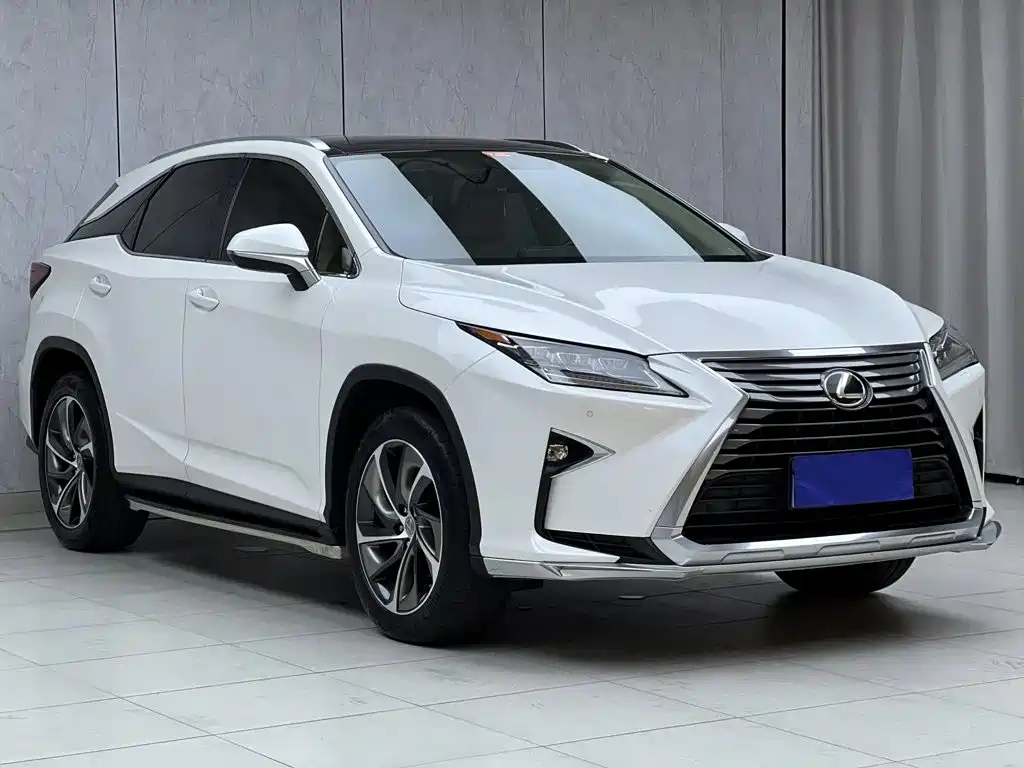 Фото 3 - Lexus RX