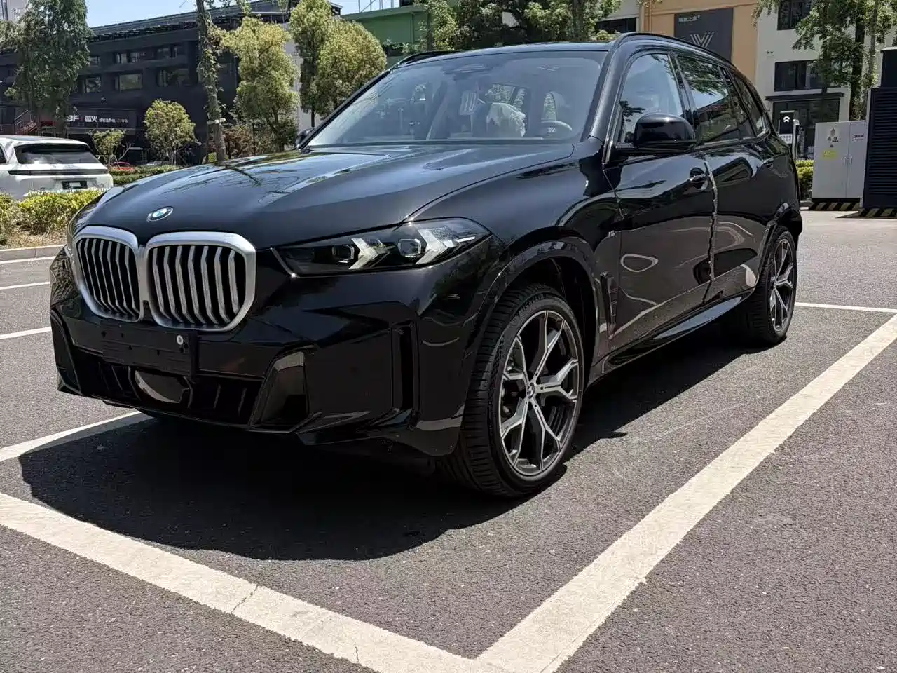 BMW X5 2026 xDrive 30Li Luxury M Sport Night Edition Package