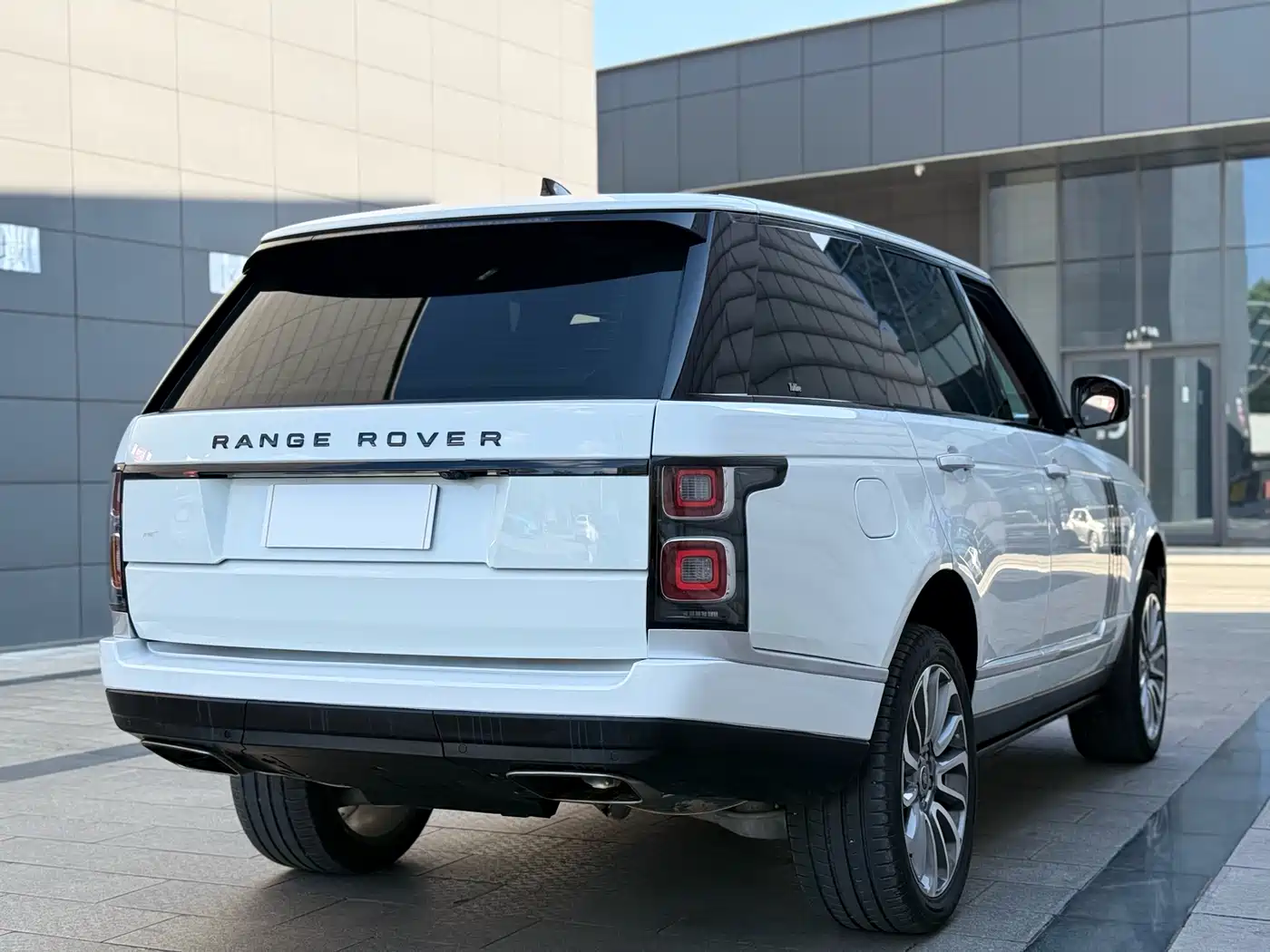 Land Rover Range Rover 2015 3.0 TDV6 Vogue фото 20