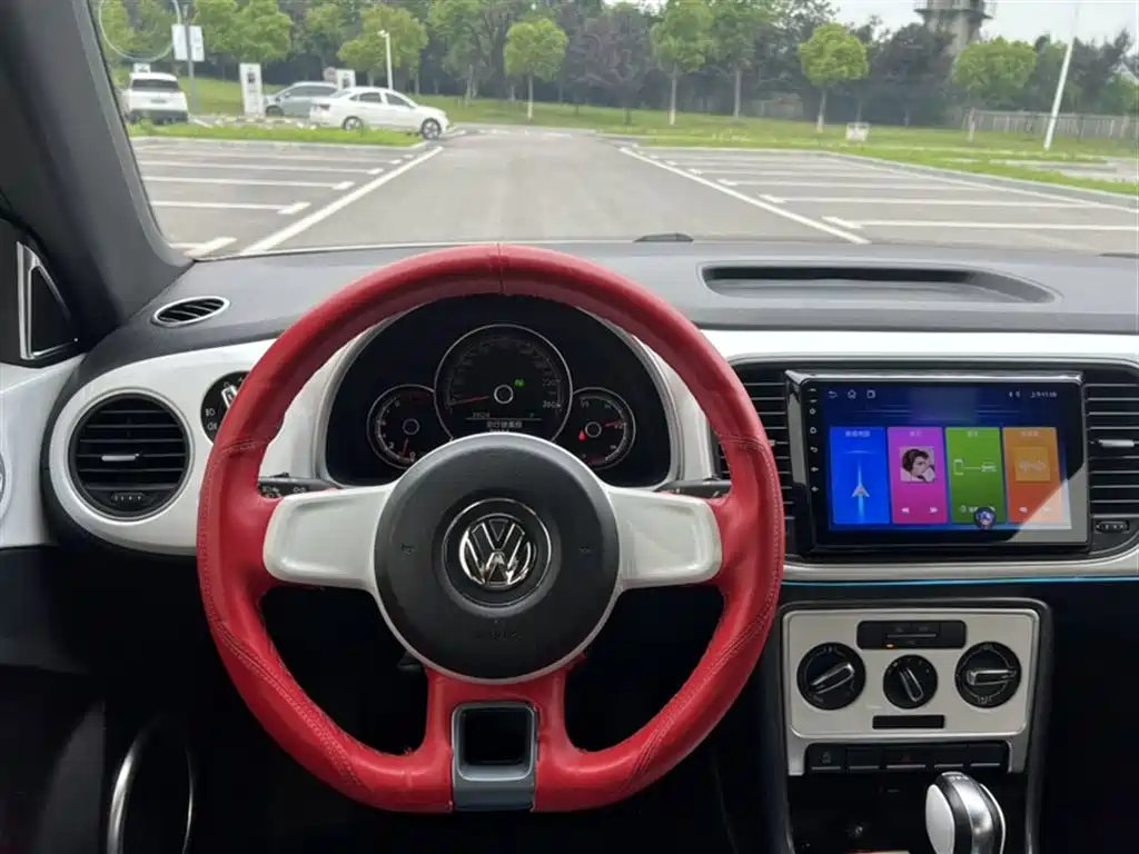 Volkswagen Beetle 2017 180TSI Enjoy фото 17