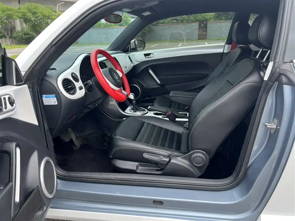 Volkswagen Beetle 2017 180TSI Enjoy фото 18