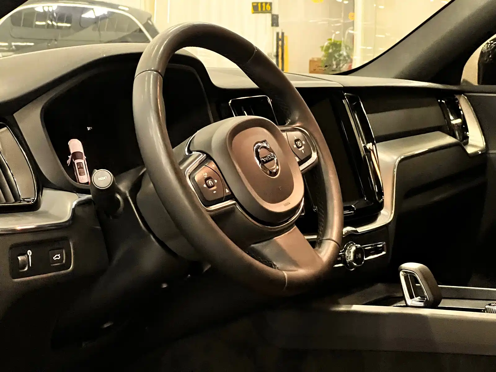 Фото 8 - Volvo XC60