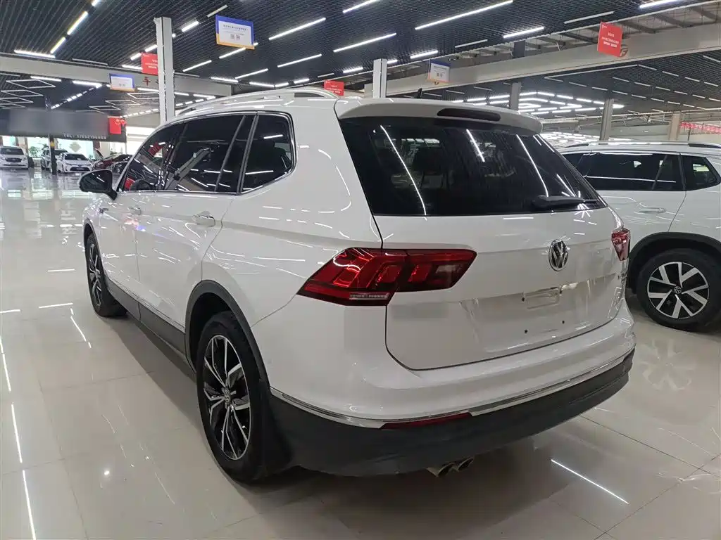Volkswagen Tiguan L 2019 Facelift 330TSI Auto 2WD Smart Luxury China VI фото 5