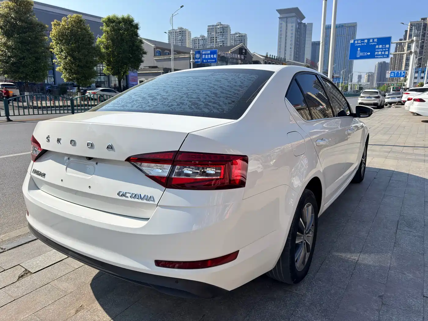 Škoda Octavia 2019 1.5L Automatic Smart Comfort China VI фото 4