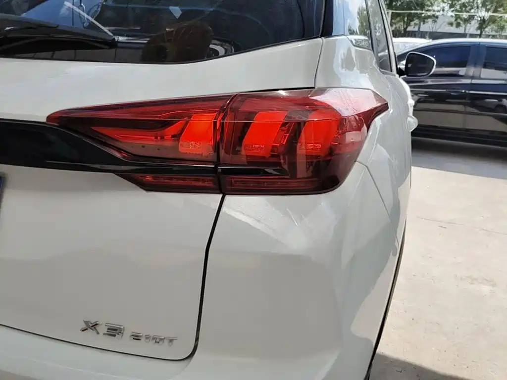 BAIC Beijing X3 2022 2021 1.5T Manual Glory