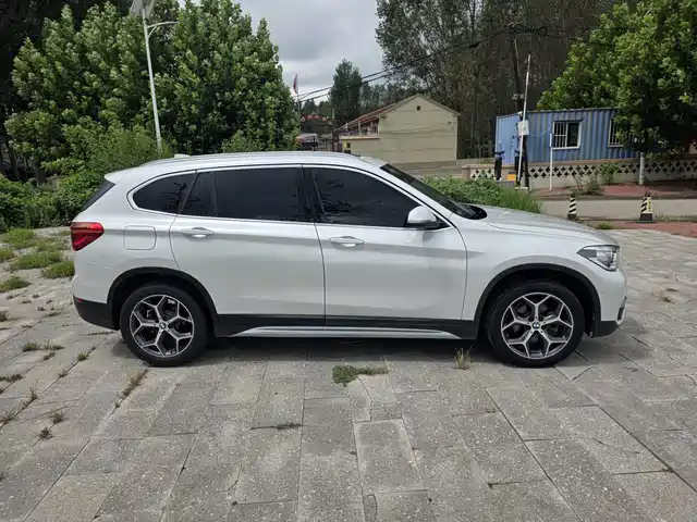 BMW X1 2019 sDrive18Li Premium Model — фото 4