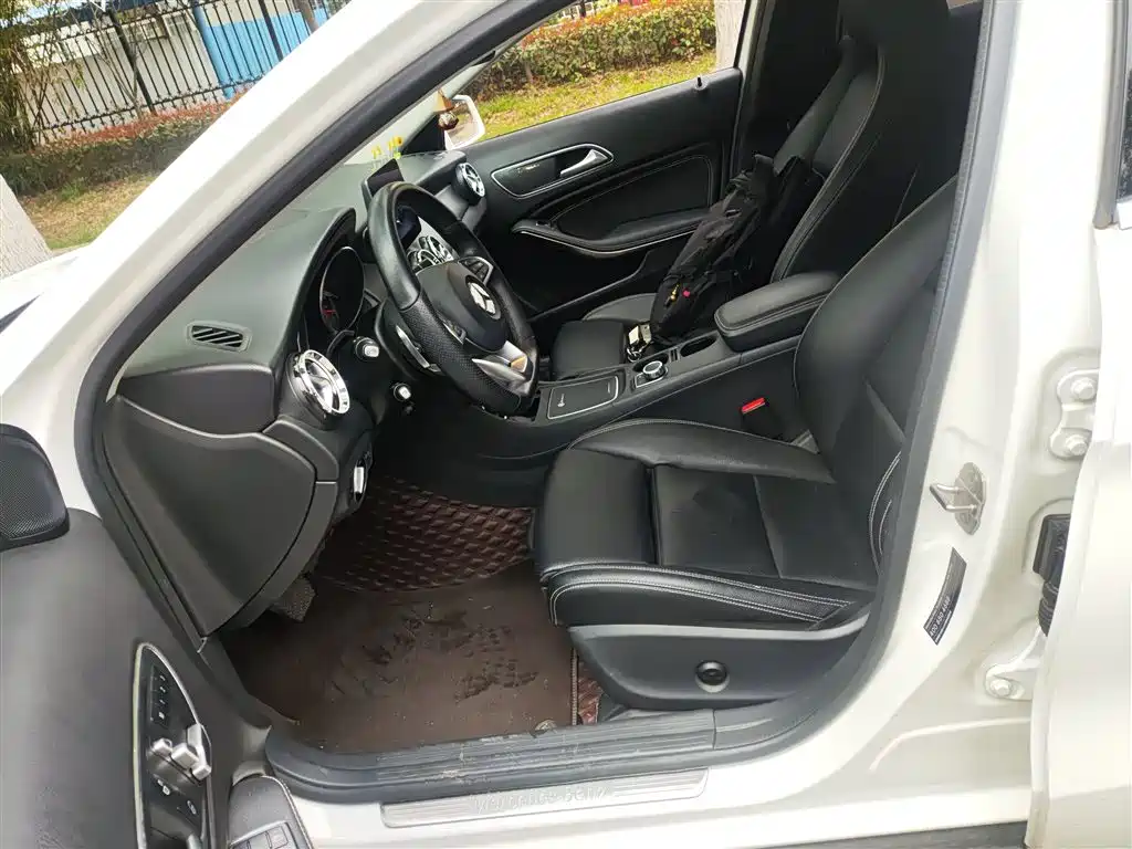 Mercedes-Benz GLA 2019 GLA 200 Dynamic фото 11