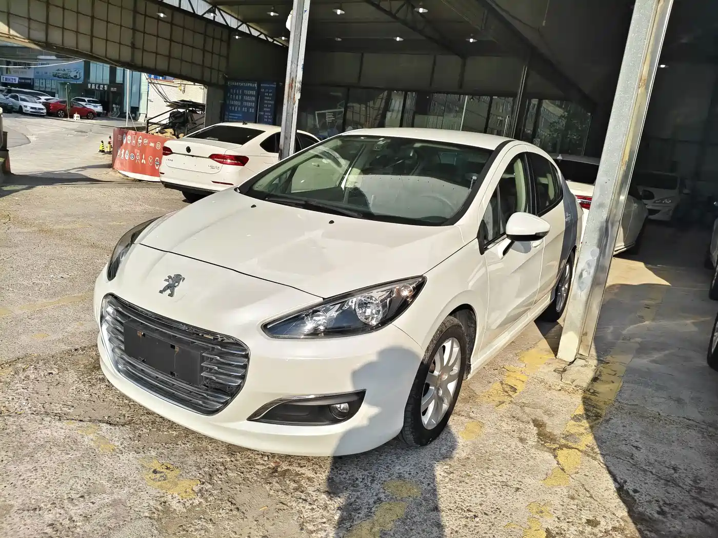 Peugeot 308 2015 2014 Model Joy Edition Classic 1.6L Automatic Superior Style