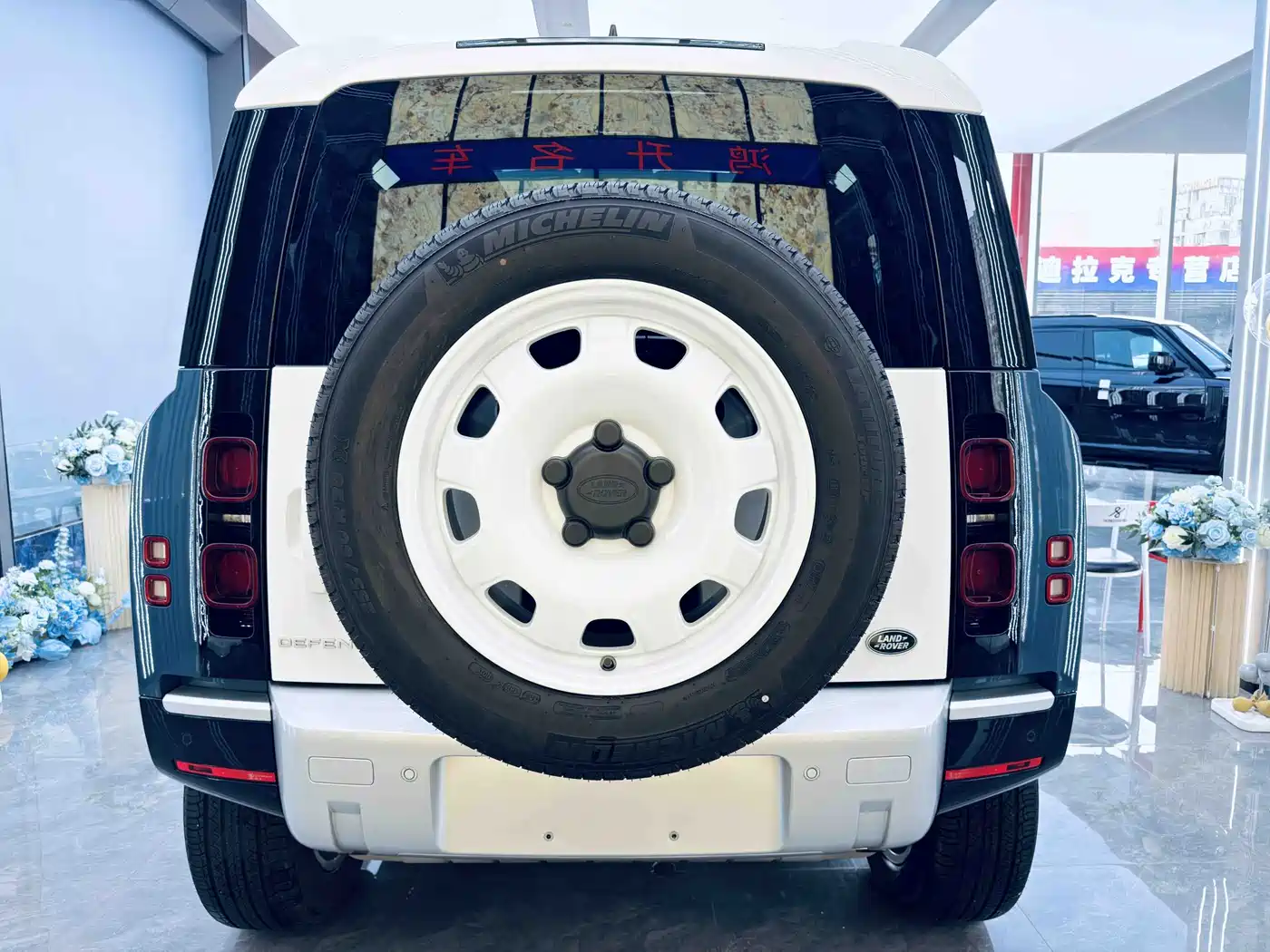 Land Rover Defender 2025 2024 90 2.0T P300 S