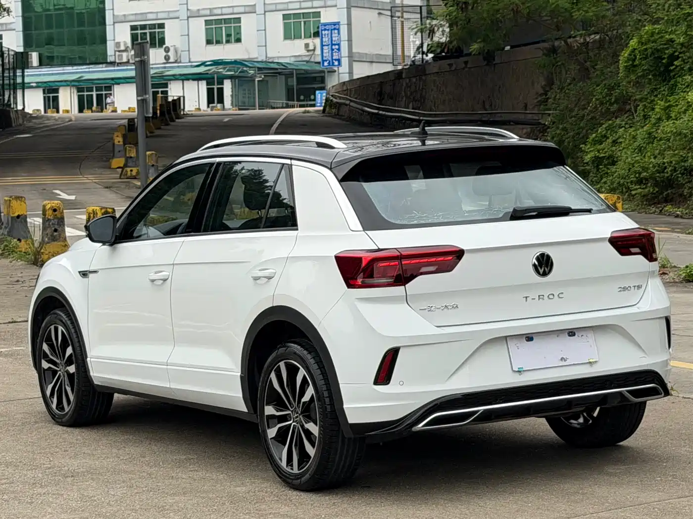 Volkswagen T-ROC 2022 280TSI DSG 2WD R-Line Pro PLUS фото 3