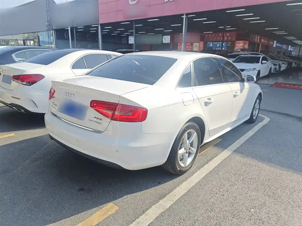 Audi A4L 2016 30 TFSI Automatic Comfort фото 7