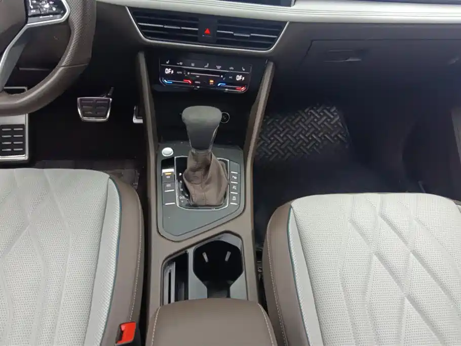 Volkswagen Tiguan L 2023 Facelift 330TSI Auto FWD R-Line Premium фото 16