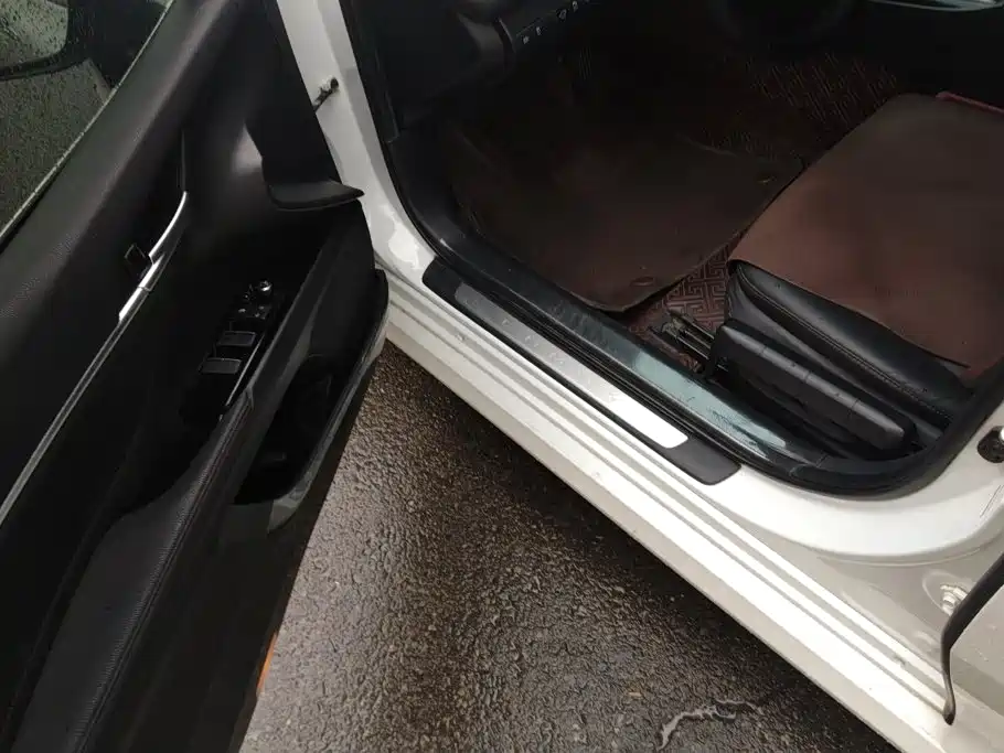 Toyota Camry 2023 2022 2.0GVP Leading Edition