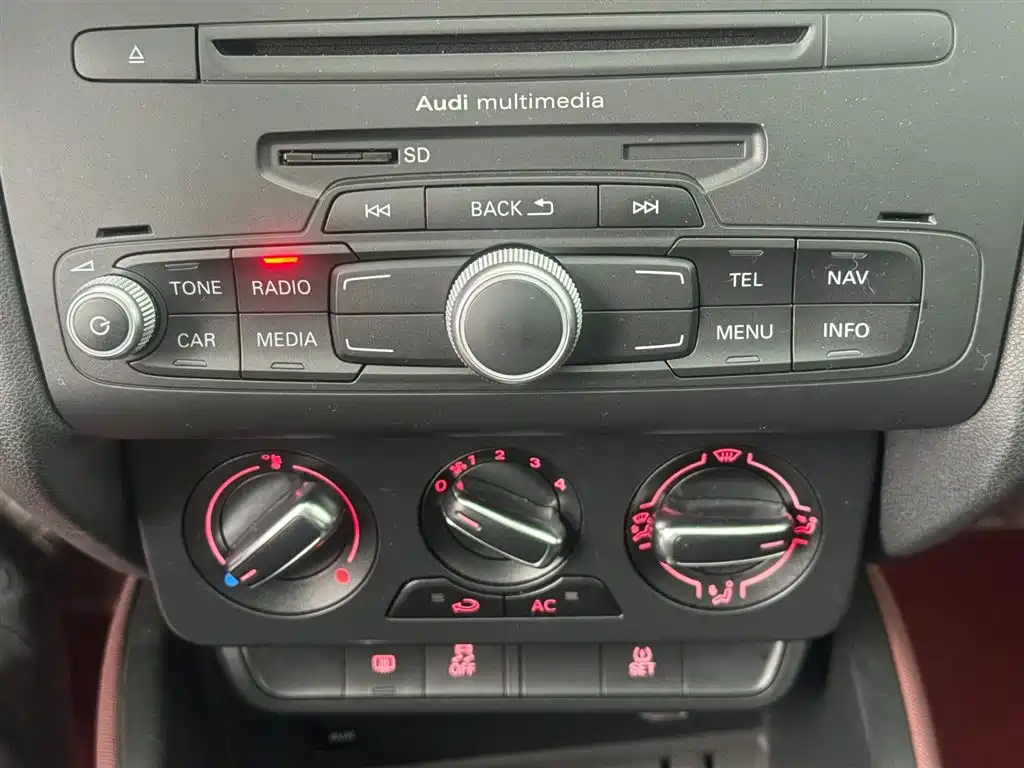 Audi A1 2013 Model 30 TFSI Sportback Ego фото 17