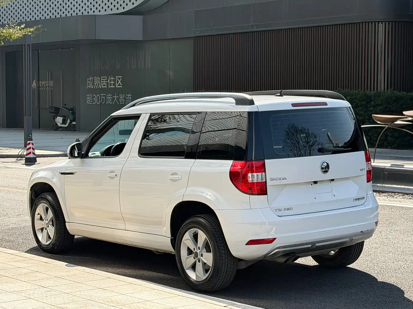 Škoda Yeti 2017 TSI280 DSG Advance фото 4