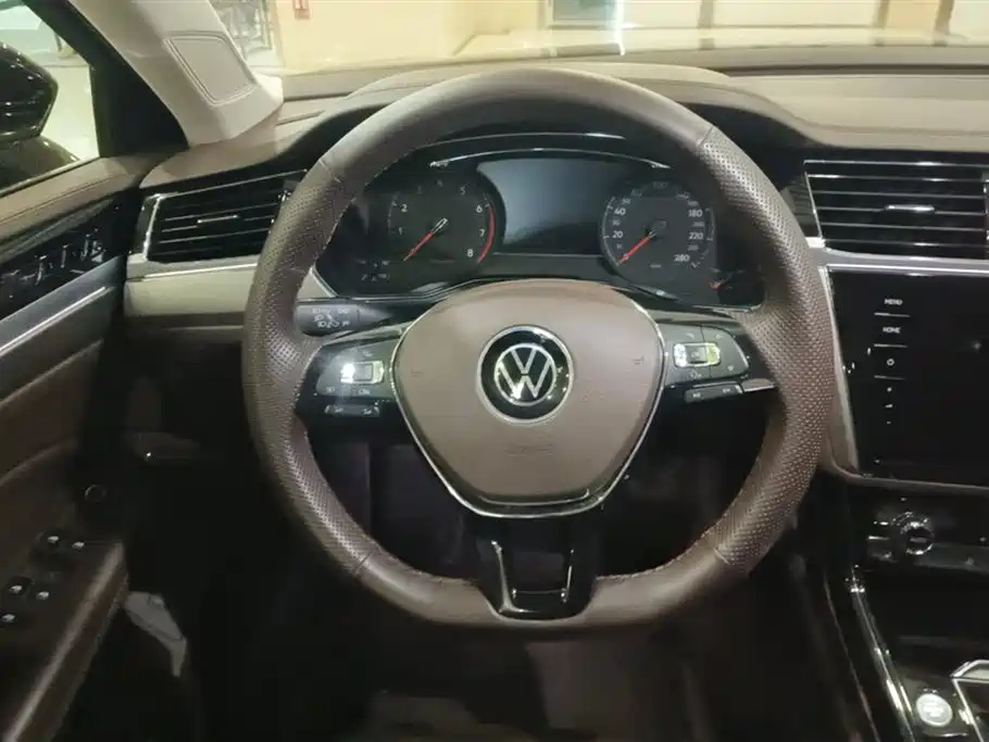 Volkswagen Phideon 2021 380TSI Luxury Edition фото 15