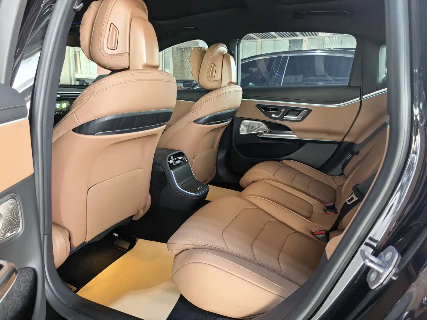 Mercedes-Benz E-Class 2024 Model E 300 L Luxury Sport фото 5