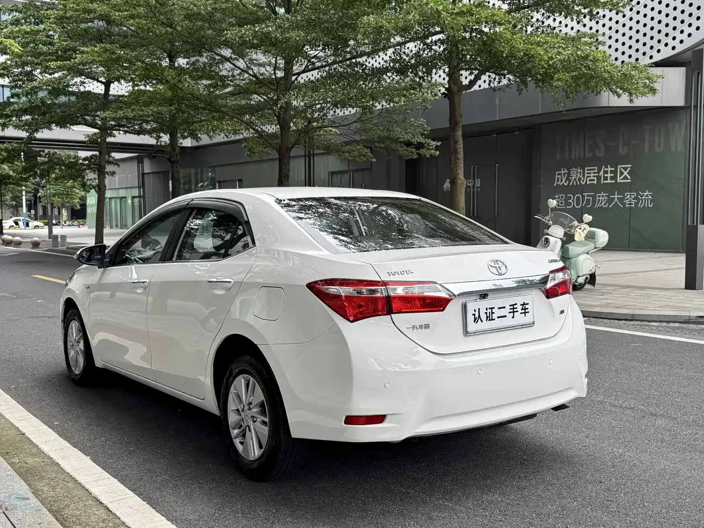 Toyota Corolla 2014 1.6L CVT GL фото 13