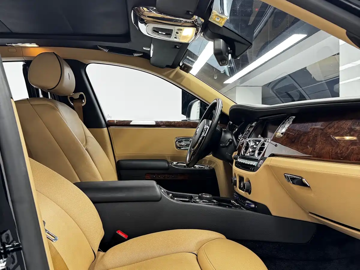 Фото 9 - Rolls-Royce Ghost