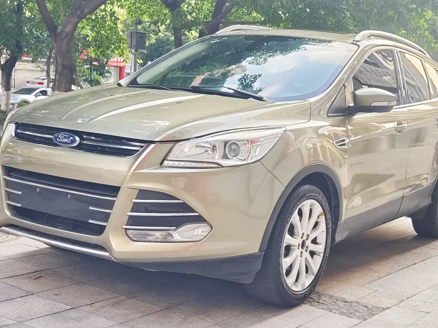 Photo 1 - Ford Kuga